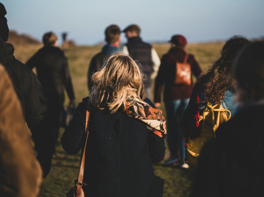 En gruppe mennesker på gåtur. Fotokreditering: Ben Lambert for UnSplash.